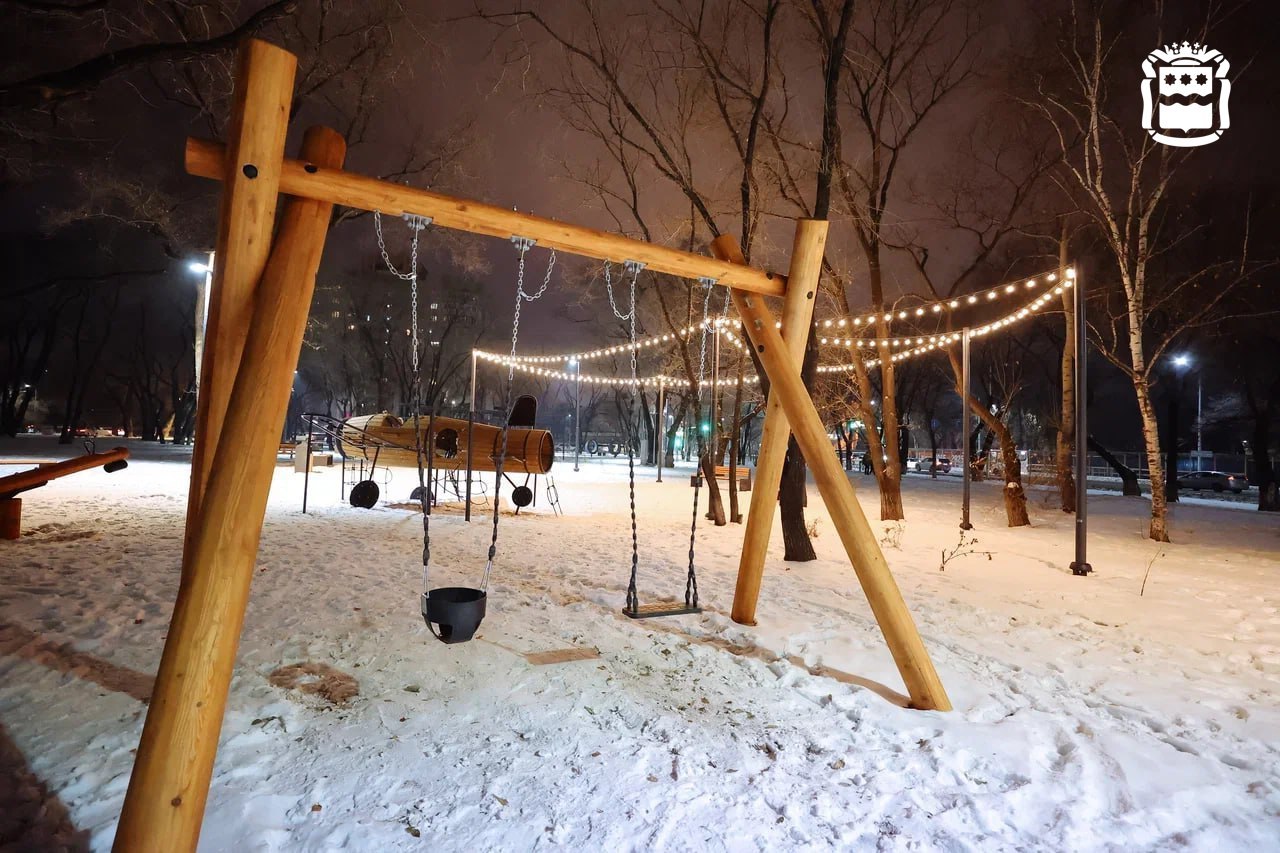 В Благовещенске открылся новый сквер авиаторов В Благовещенске открылся новый сквер авиаторов