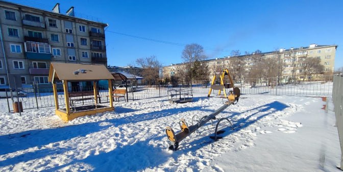 Не просто двор, а целый мир: в Завитинске преобразили территорию на улице Комсомольской Не просто двор, а целый мир: в Завитинске преобразили территорию на улице Комсомольской