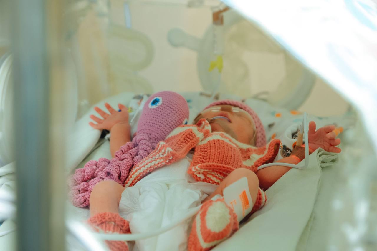 Сегодня — фиолетовый день. Именно этот цвет считается официальным для благотворительного фонда помощи недоношенным детям «Право на чудо» Сегодня — фиолетовый день. Именно этот цвет считается официальным для благотворительного фонда помощи недоношенным детям «Право на чудо»