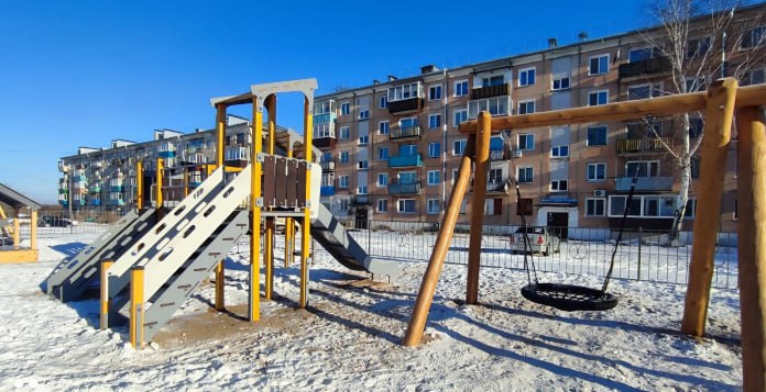 В Завитинске завершили благоустройство двора по улице Комсомольской В Завитинске завершили благоустройство двора по улице Комсомольской