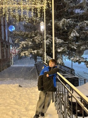 Перестал взрослеть в 10 лет: удивительная история парня, запертого в теле ребенка