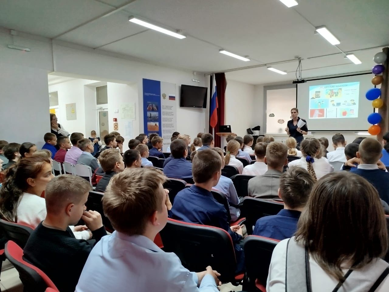 Юных амурчан также предупреждают об ответственности за соучастие в таких противоправных деяниях Юных амурчан также предупреждают об ответственности за соучастие в таких противоправных деяниях