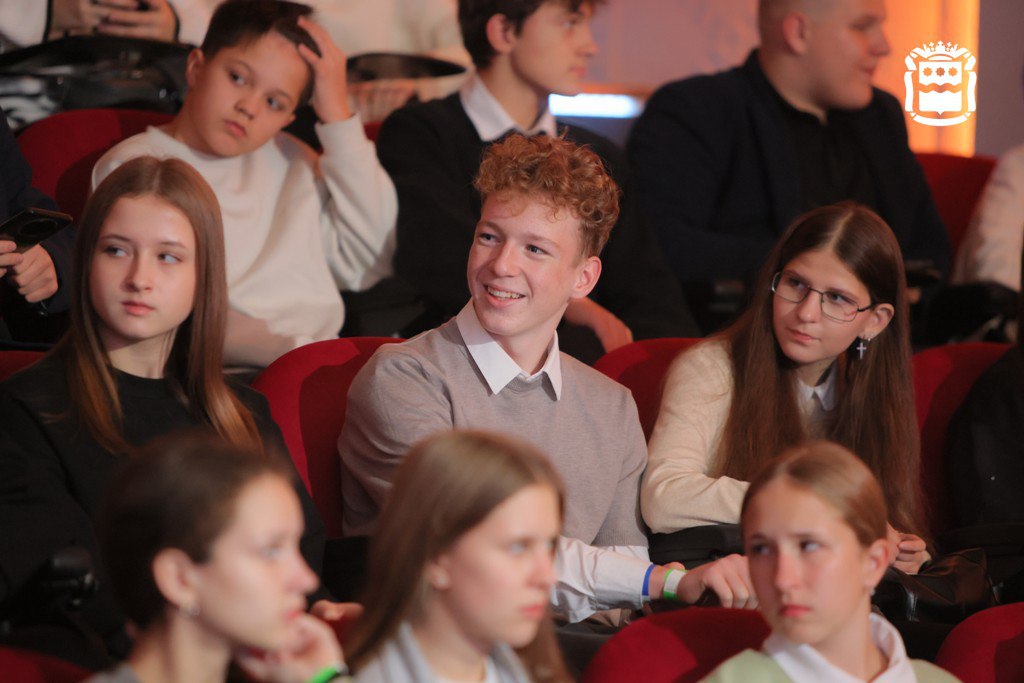 Литературную премию «Дальний Восток» представили на Форуме школьников в Москве Литературную премию «Дальний Восток» представили на Форуме школьников в Москве