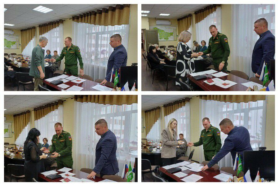 В администрации Тындинского округа состоялась торжественная церемония вручения государственных наград бойцам, погибшим при исполнении воинского долга в ходе специальной военной операции