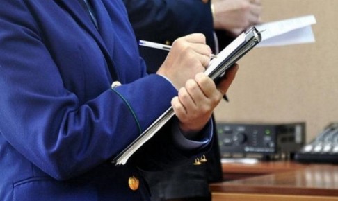 В Шимановске управляющая компания задолжала сотрудникам более 100 000 рублей