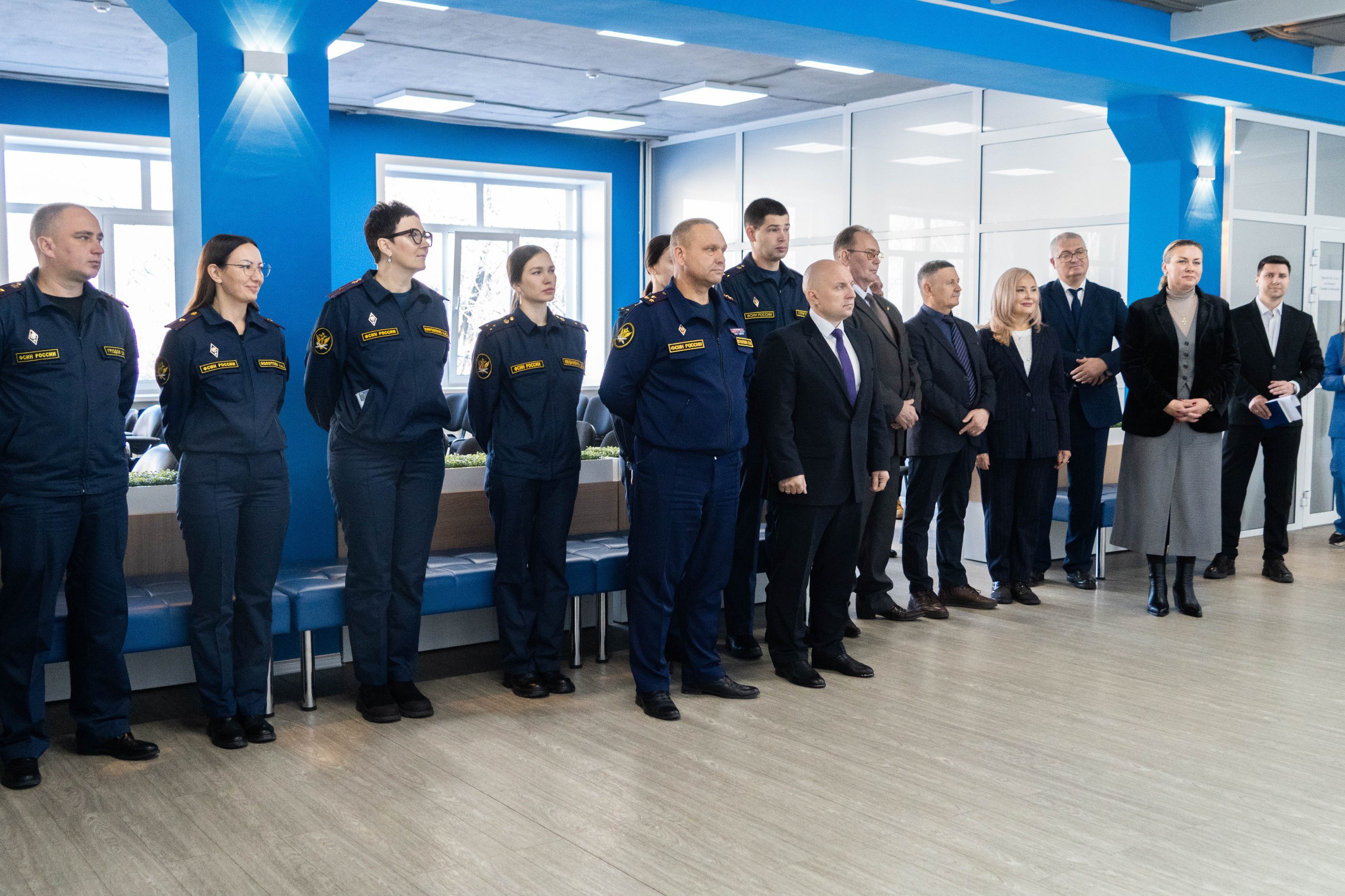 В Амурской областной научной библиотеке открыли уникальную мультимедийную выставку «Защита суверенитета Российского государства. История и современность» В Амурской областной научной библиотеке открыли уникальную мультимедийную выставку «Защита суверенитета Российского государства. История и современность»