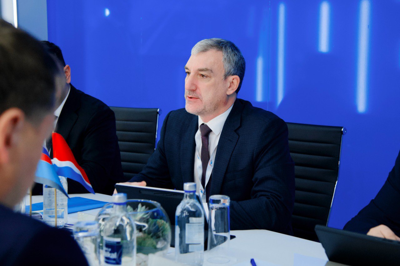 Перспективы развития дорожной сети региона обсудили Губернатор Приамурья и руководитель Росавтодора Перспективы развития дорожной сети региона обсудили Губернатор Приамурья и руководитель Росавтодора