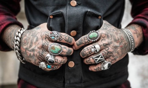 Житель Башкирии получил срок за показ нацистских татуировок в амурском СИЗО