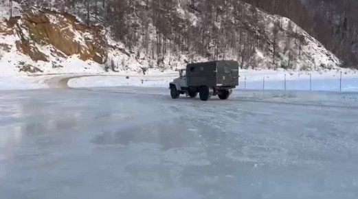 Открыта первая переправа. 20 ноября на реке Гилюй начала работу первая ледовая переправа