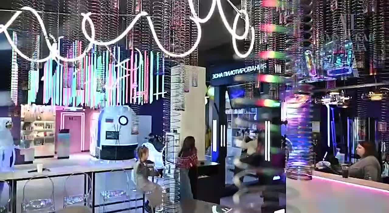 На площади Ленина внутри одного из холмов на «Трибуне Холл» открылся «Амурский космопарк»