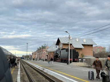 В ходе прямого эфира в соцсетях губернатор Амурской области затронул тему строительства путепровода над ж/д путями в Благовещенске