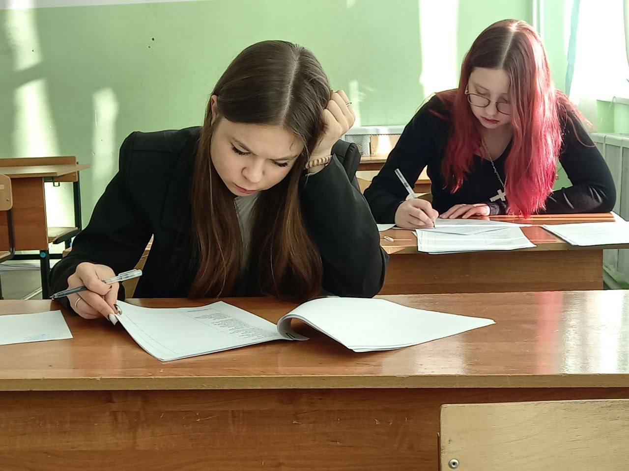 Стали известны имена амурских школьников, которые примут участие во втором туре регионального этапа Всероссийской олимпиады школьников «Софиум»