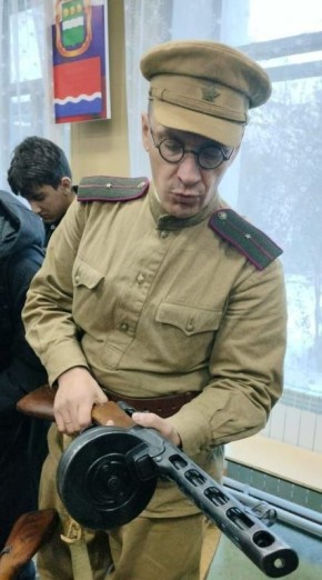 Сотрудник полиции познакомил студентов Благовещенского политехнического колледжа с историей военного времени