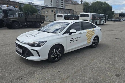 Автопарк муниципального такси сейчас насчитывает 25 битопливных машин, способных работать как на бензине, так и на газе