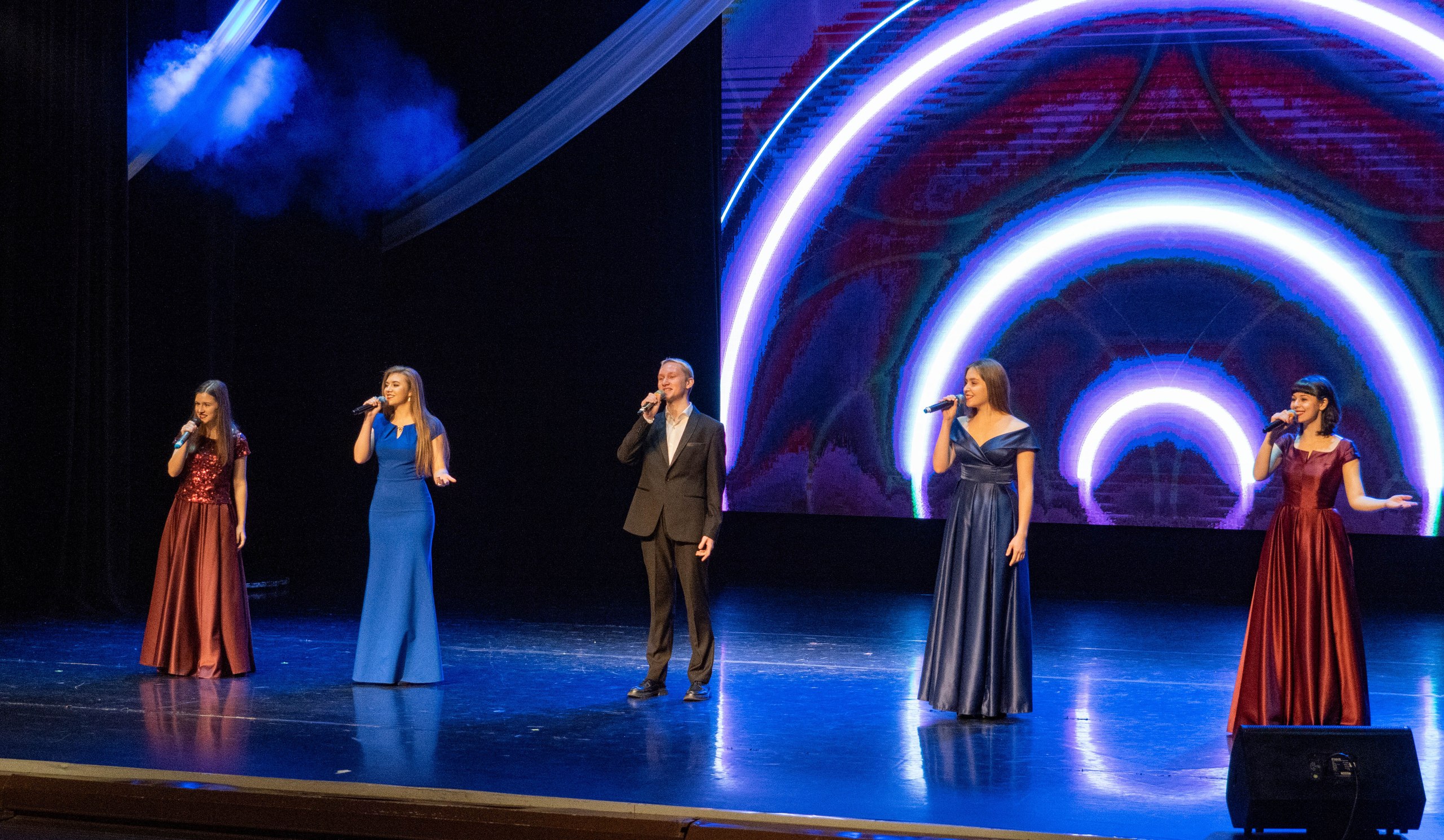 Евгений Тюхаев поздравил женщин Амурской области с Днём матери Евгений Тюхаев поздравил женщин Амурской области с Днём матери