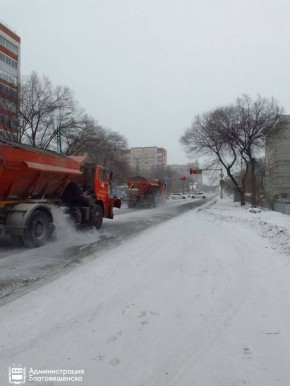 В Благовещенске с началом снегопада коммунальные службы перешли на усиленный режим работы