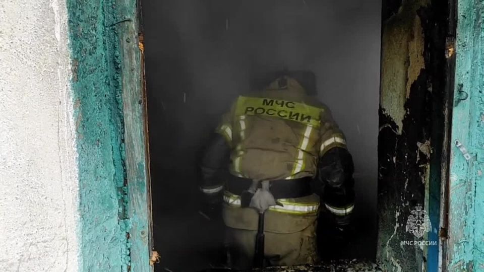 Тело 55-летнего мужчины нашли в горевшем жилом доме в Белогорье