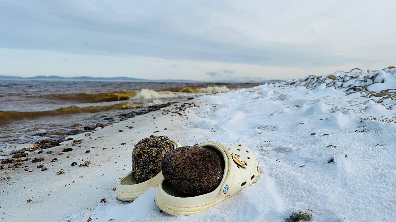 Бурейская русалка. Пока многие мечтают о тёплом пледе, жительница Талакана Татьяна Серба каждый день приходит на берег водохранилища Бурейской ГЭС, чтобы окунуться в ледяную воду Бурейская русалка. Пока многие мечтают о тёплом пледе, жительница Талакана Татьяна Серба каждый день приходит на берег водохранилища Бурейской ГЭС, чтобы окунуться в ледяную воду