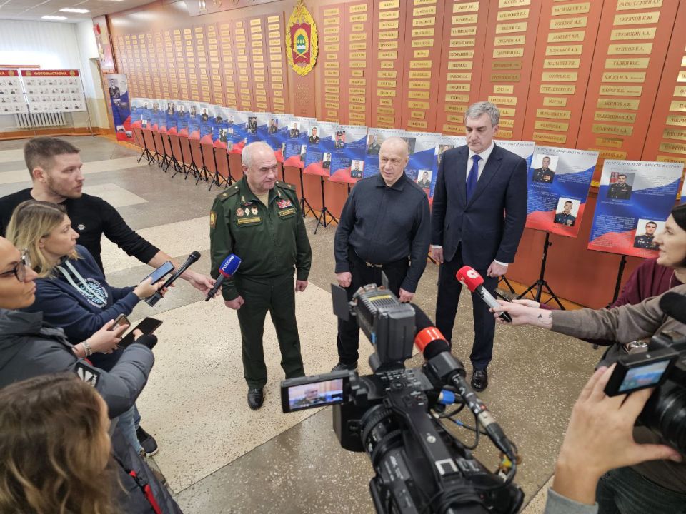 Юрий Трутнев посетил Дальневосточное Гвардейское высшее общевойсковое командное училище