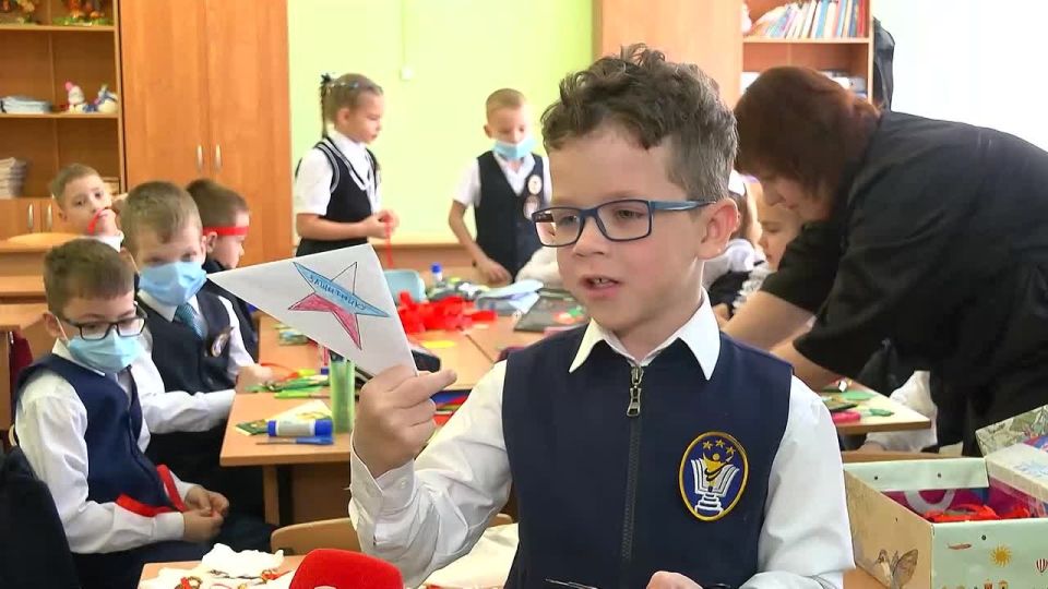 Амурское отделение народного фронта при поддержке управления образования Благовещенска объявило акцию «Подарок солдату»