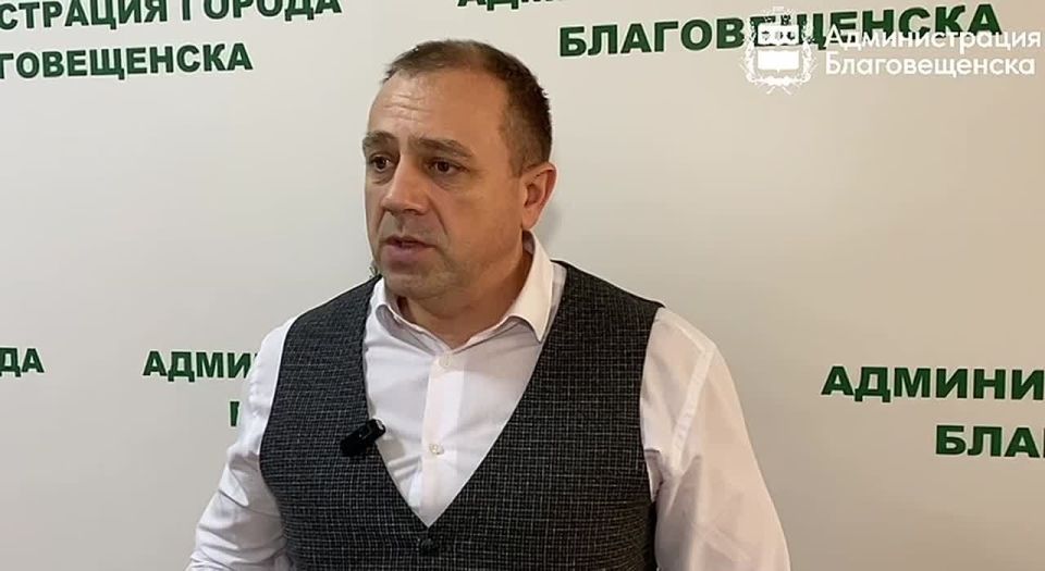 В домах, которые накануне подключили к теплоснабжению после устранения порыва в микрорайоне, коммунальщики отлаживают систему поквартирно