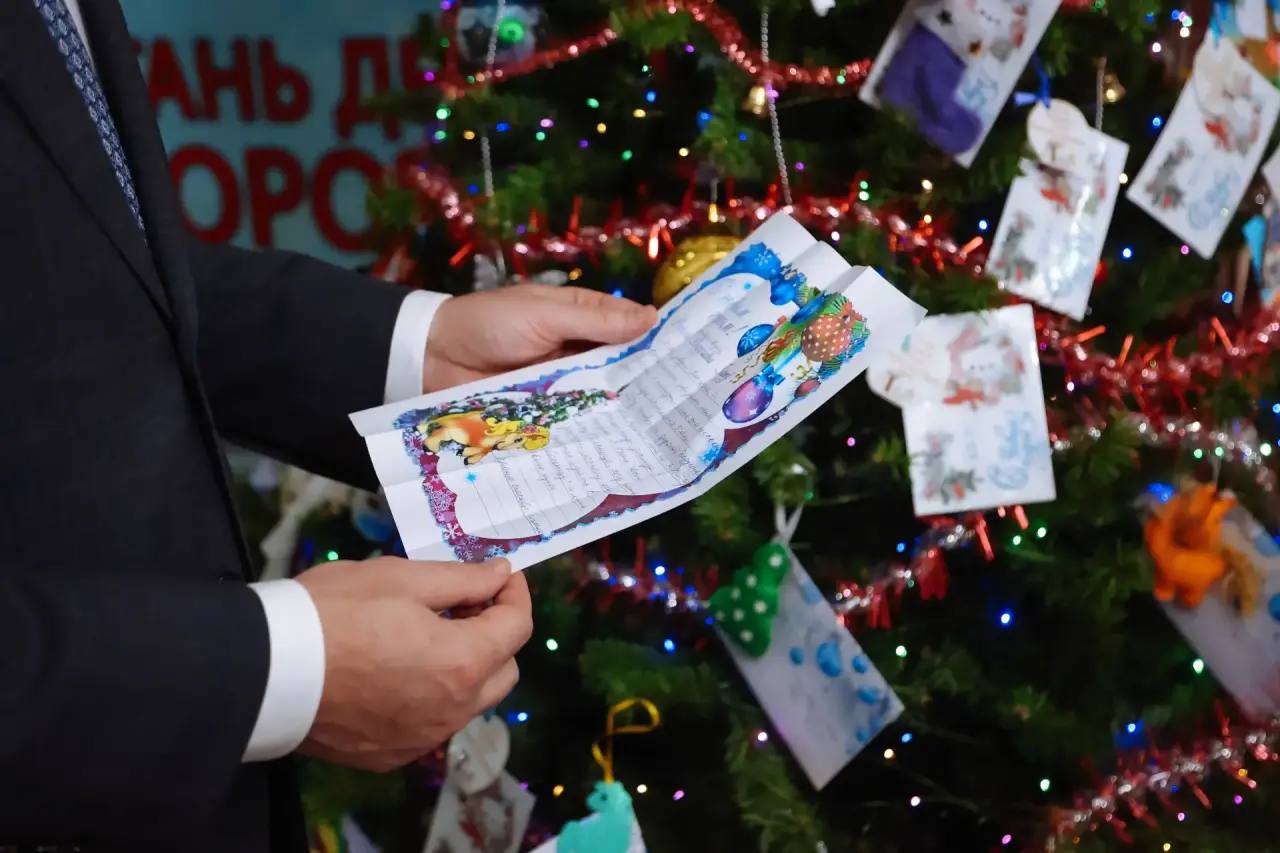 Игрушечный танк и набор доктора: какие желания амурских детей исполнит губернатор Игрушечный танк и набор доктора: какие желания амурских детей исполнит губернатор