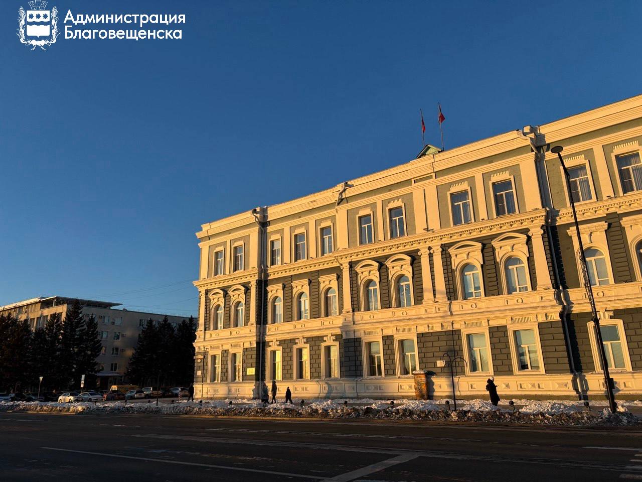 Благовещенцам предлагают арендовать участки под гараж и дачу