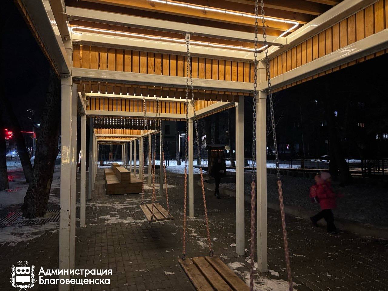 На фото был, конечно же, сквер Водников!