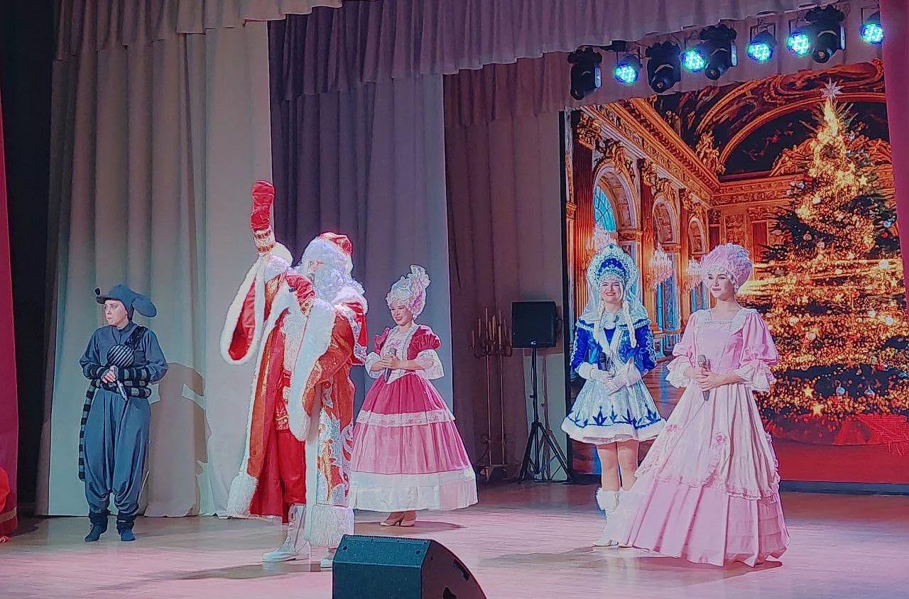 Амурский Дед Мороз едет в гости: праздничные гастроли охватили новые города и сёла