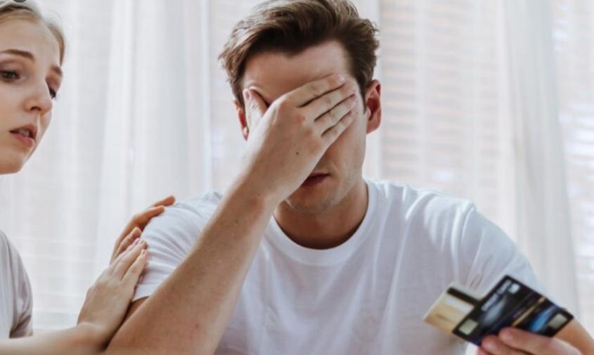 Благовещенский банк оштрафовали за навязчивость коллекторов и утечку данных должников