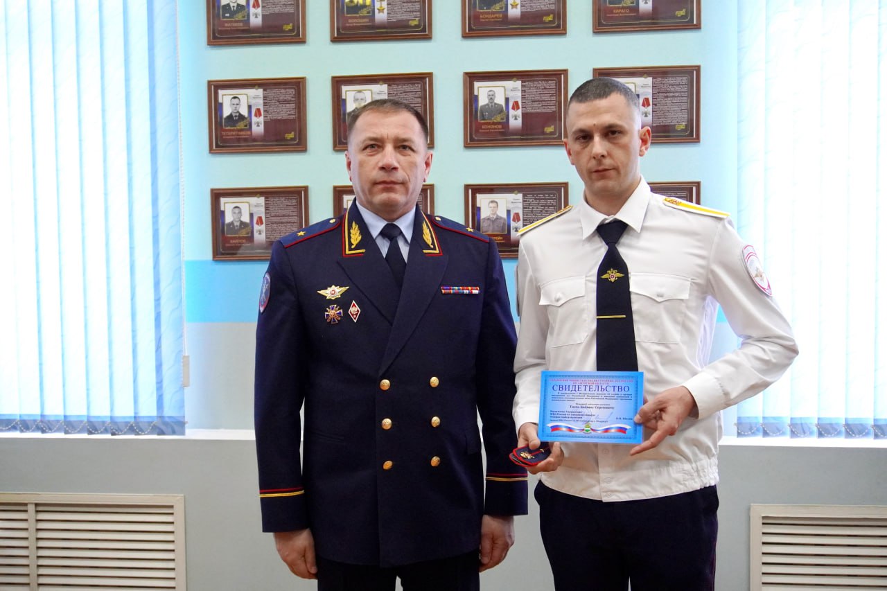В памятную дату амурским полицейским вручили офицерские погоны В памятную дату амурским полицейским вручили офицерские погоны