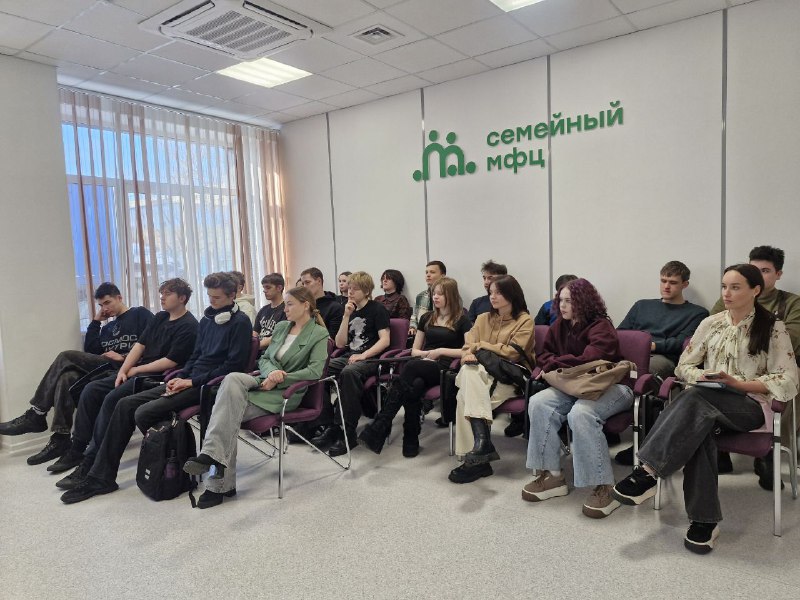 Подполковник полиции Дмитрий Борисович Серебров провел беседу со студентами АМГУ на тему «Экстремизм и терроризм: что это такое и как с этим бороться», где дал четкие юридические определения, и на конкретных примерах... Подполковник полиции Дмитрий Борисович Серебров провел беседу со студентами АМГУ на тему «Экстремизм и терроризм: что это такое и как с этим бороться», где дал четкие юридические определения, и на конкретных примерах...