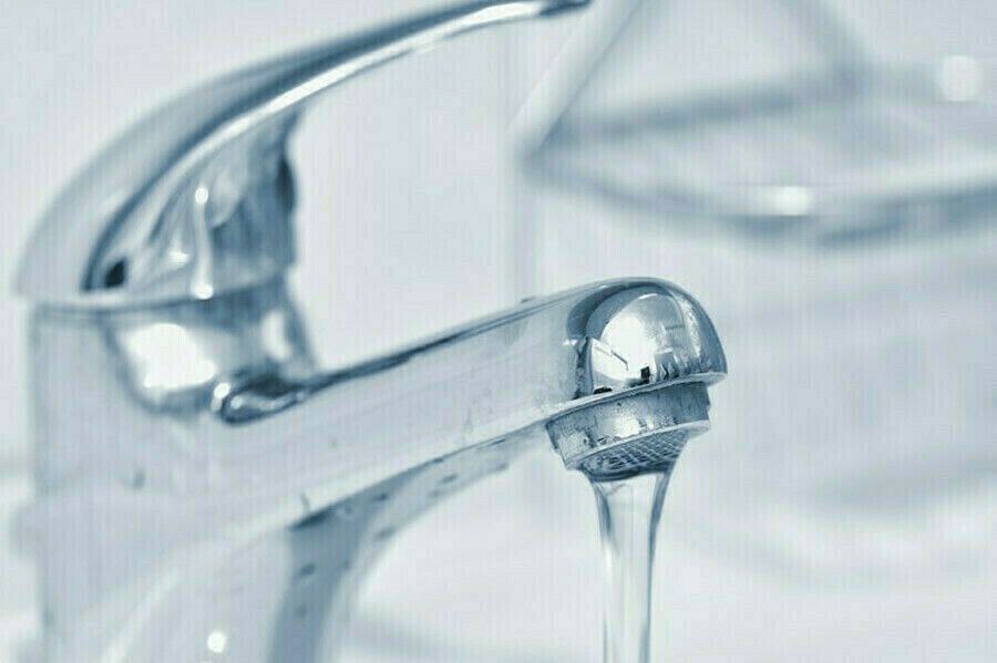 В рамках модернизации сетей водоснабжения в посёлке Аэропорт продолжается приостановка подачи воды в многоквартирные дома