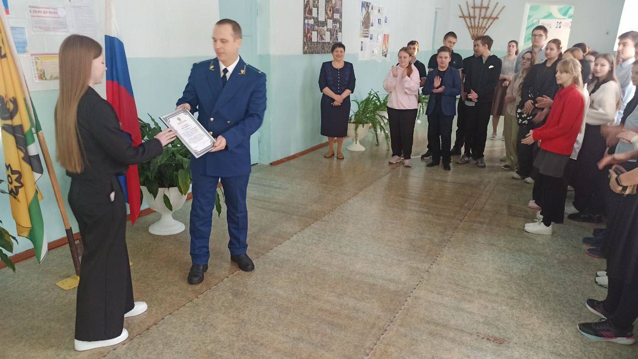 Разговоры о важном. В преддверии памятной даты России – Дня Героев Отечества состоялась встреча заместителя прокурора области Александра Трифонова с кадетами ГОАУ Амурской области «Амурский кадетский корпус имени героя... Разговоры о важном. В преддверии памятной даты России – Дня Героев Отечества состоялась встреча заместителя прокурора области Александра Трифонова с кадетами ГОАУ Амурской области «Амурский кадетский корпус имени героя...