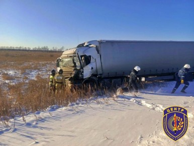 Два грузовых автомобиля столкнулись на трассе «Амур» в области – понадобилась помощь спасателей