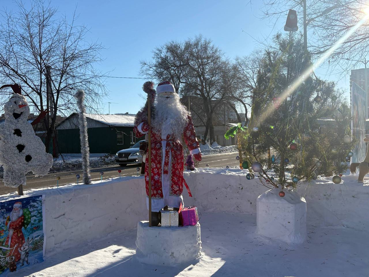 Праздничек устроили жители одного из частных домов в Благовещенске на улице Новой Праздничек устроили жители одного из частных домов в Благовещенске на улице Новой