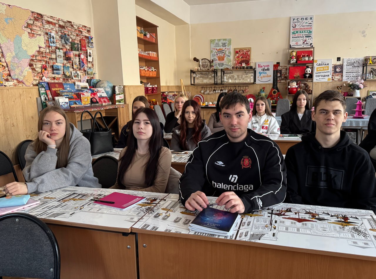 Сотрудник следственного управления выступил с лекцией для студентов Амурского колледжа строительства и жилищно-коммунального хозяйства Сотрудник следственного управления выступил с лекцией для студентов Амурского колледжа строительства и жилищно-коммунального хозяйства