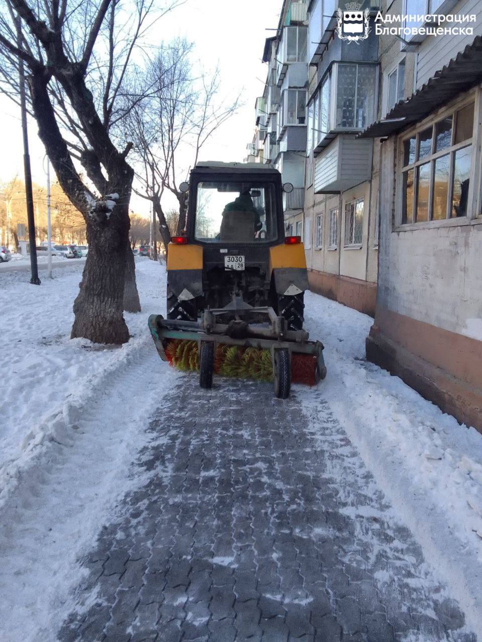 По обращениям жителей: с начала недели с улиц Благовещенска вывезли почти 3 тысячи тонн снега По обращениям жителей: с начала недели с улиц Благовещенска вывезли почти 3 тысячи тонн снега