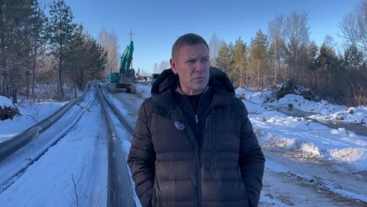 Технический директор АКС Алексей Тарасов подробно рассказал о ходе строительных работ и подчеркнул их важность для обеспечения надежности инженерных сетей