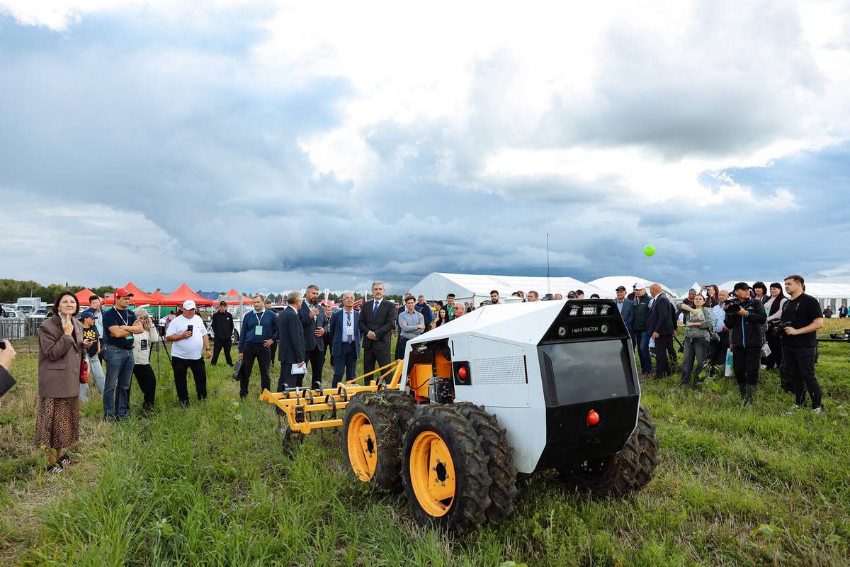 Беспилотные тракторы, агроклассы и жилье аграриям: губернатор назвал приоритеты развития АПК Беспилотные тракторы, агроклассы и жилье аграриям: губернатор назвал приоритеты развития АПК