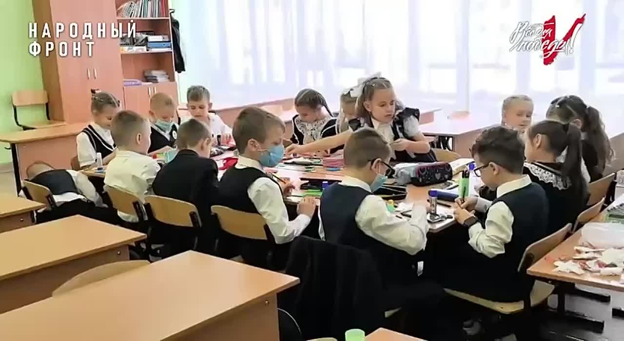 Воспитанники благовещенских школ и детсадов подготовили больше 400 подарков для защитников Отечества