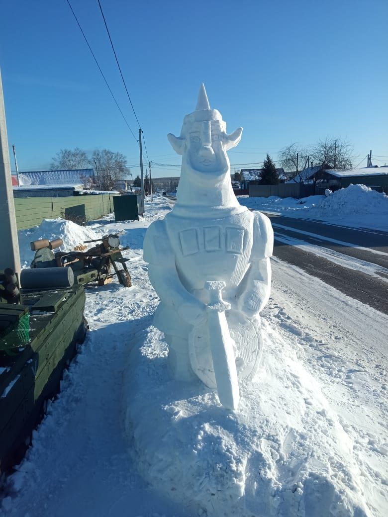 Вот уже не первый год житель Шимановска Владимир Волков создает новогоднее настроение всем жителям и гостям города Шимановск Вот уже не первый год житель Шимановска Владимир Волков создает новогоднее настроение всем жителям и гостям города Шимановск