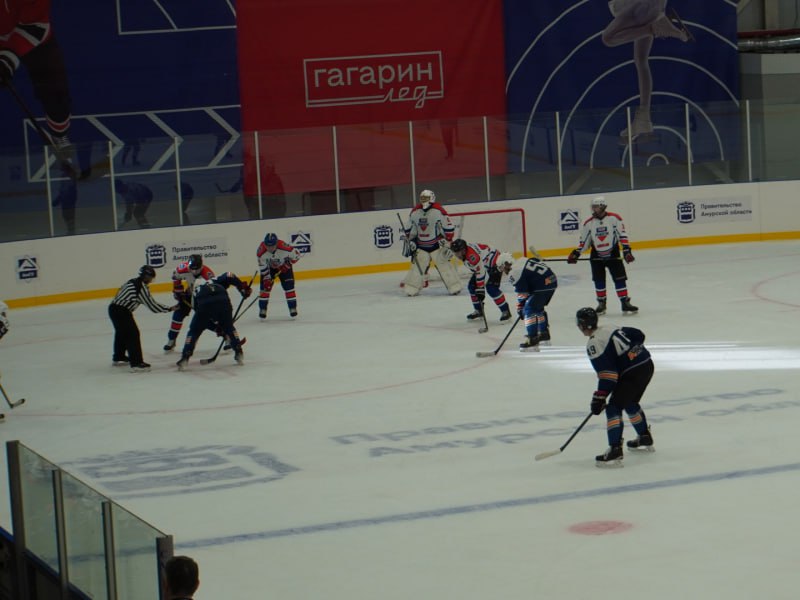 Полиция Приамурья на страже спортивных традиций: сотрудники ведомства приняли участие в хоккейном турнире памяти Героя России Полиция Приамурья на страже спортивных традиций: сотрудники ведомства приняли участие в хоккейном турнире памяти Героя России