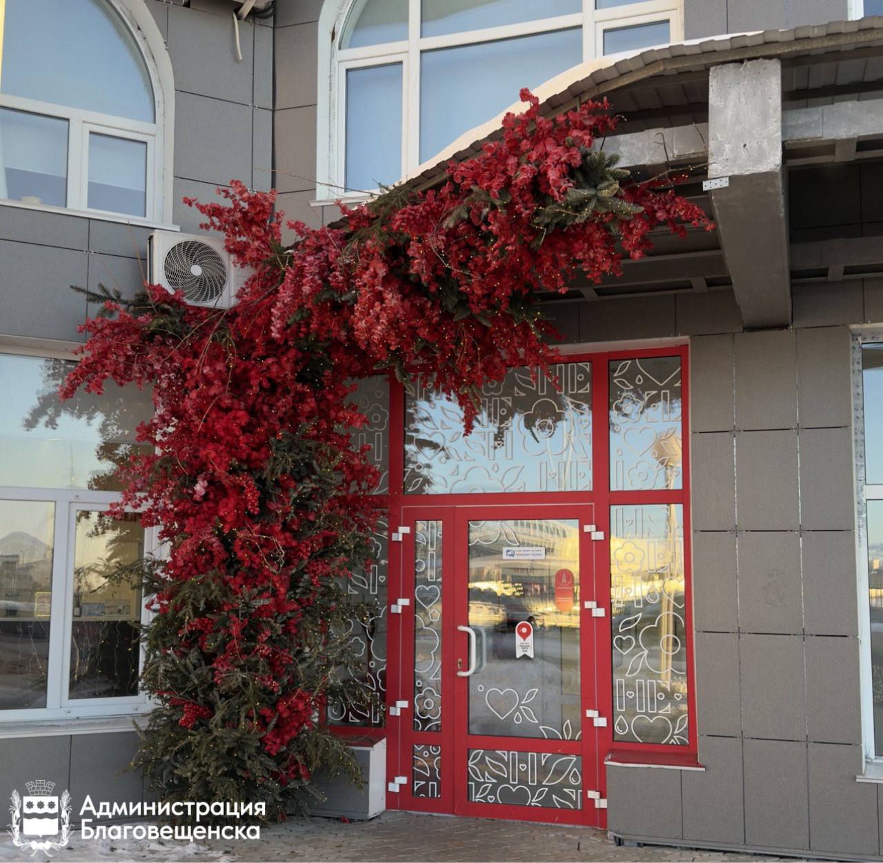 «Такое участие бизнеса говорит о внимании к людям»: Олег Имамеев осмотрел территории и фасады городских предприятий, украшенные к новому году «Такое участие бизнеса говорит о внимании к людям»: Олег Имамеев осмотрел территории и фасады городских предприятий, украшенные к новому году