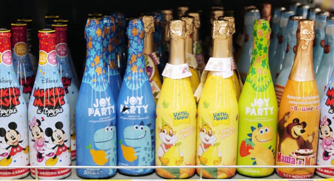 В Госдуме предложили запретить продажу в России «детского шампанского»