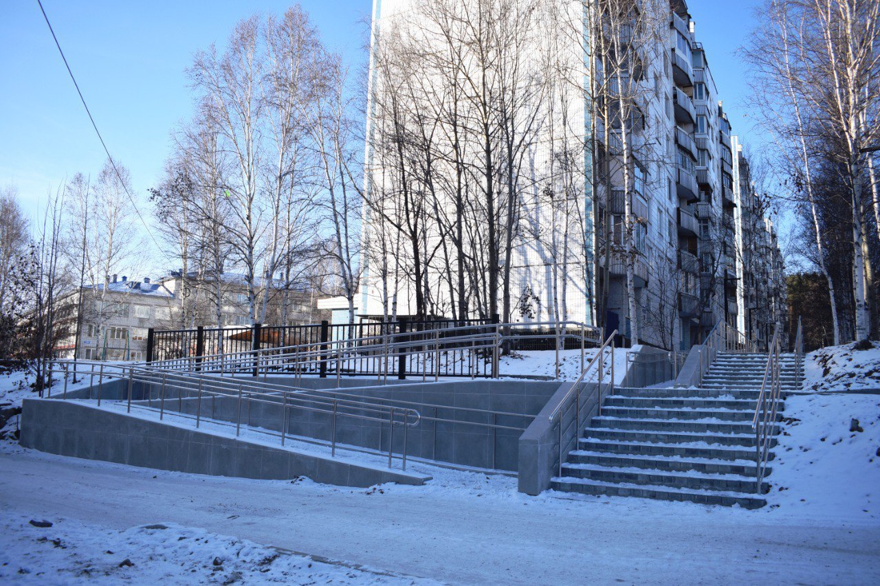 Тропы по очертаниям БАМа, смотровые площадки, игровой городок: улицу Школьную благоустроили в Тынде