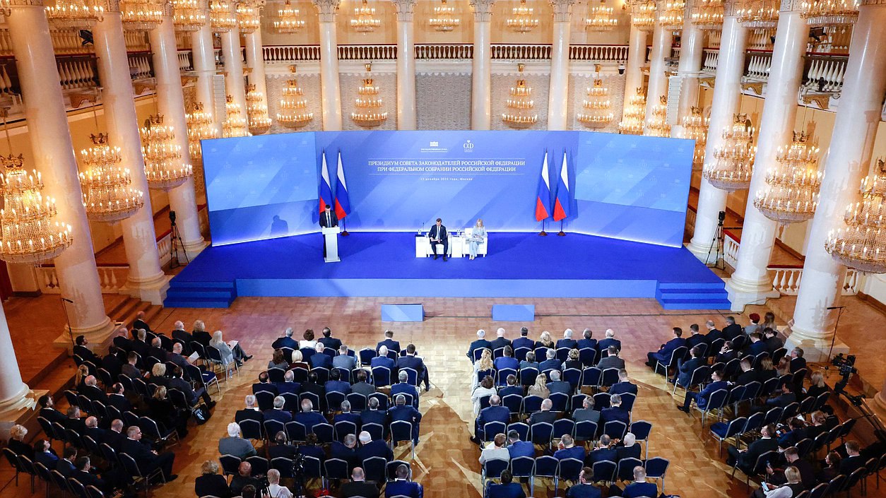 Интеграция новых субъектов страны и здоровье детей: Константин Дьяконов принял участие в заседании Президиума Совета законодателей