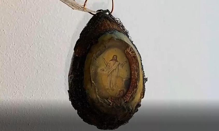 Елочную игрушку, которой больше 100 лет, показали в Амурском областном краеведческом музее