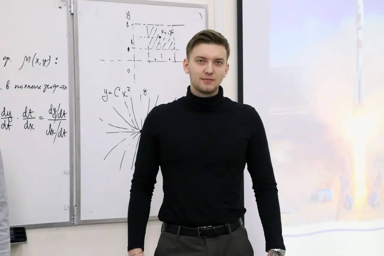 Вибрации на Земле, надёжность в космосе: аспирант АмГУ получил премию центра подготовки космонавтов