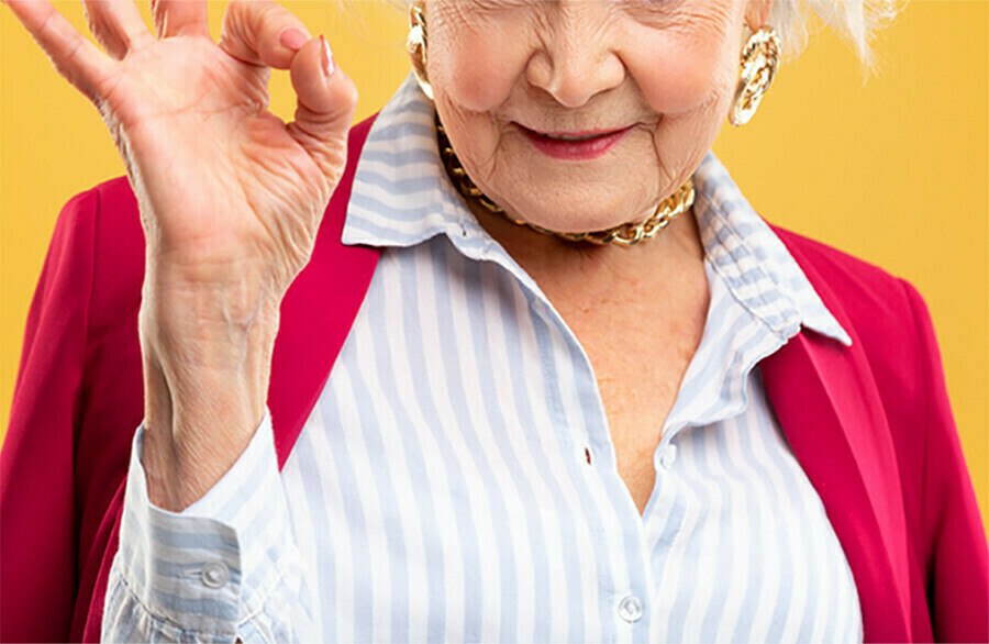 Пенсионерка под влиянием мошенников продала в одном из регионов РФ квартиру, но деньги им не отдала, а положила на накопительный счет